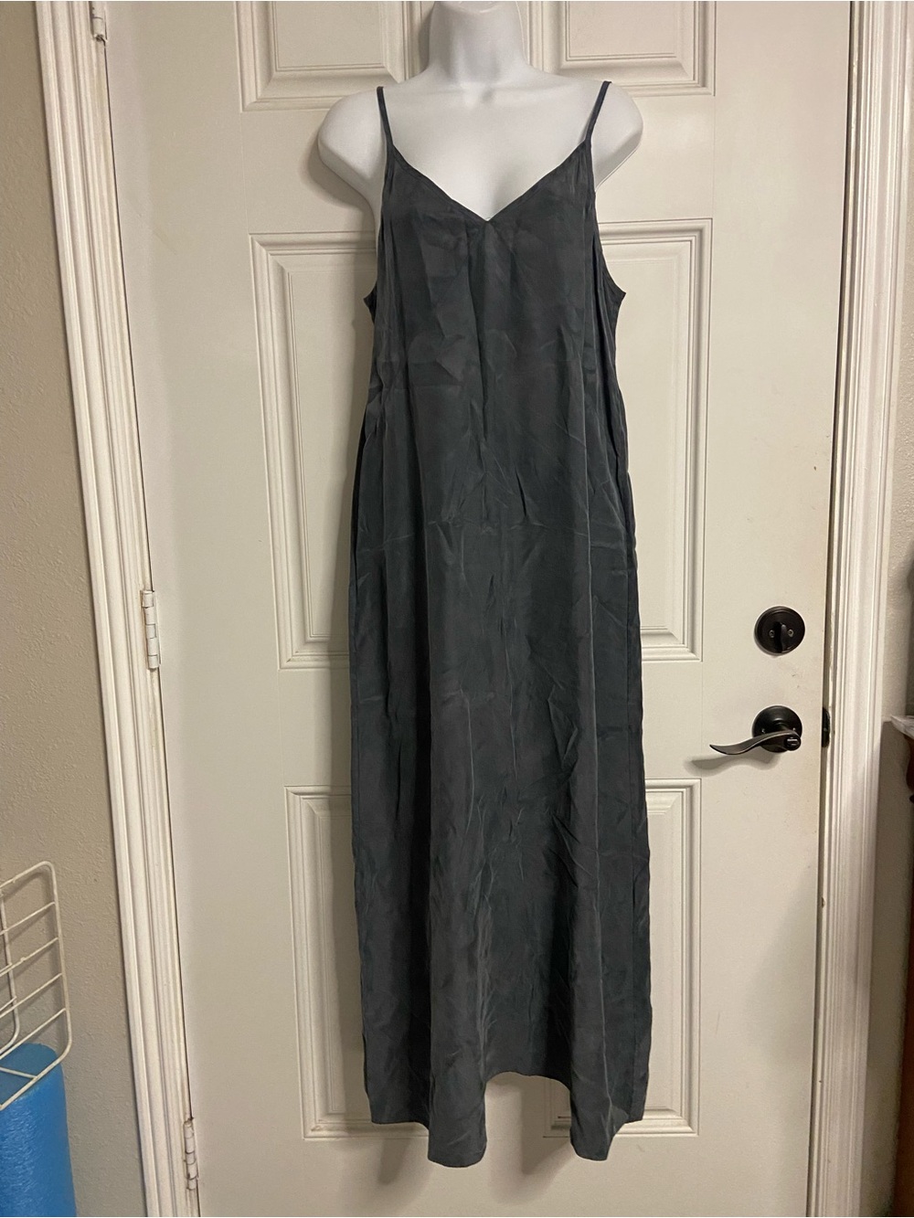 T43a- JENNI KAYNE Dark Gray RIO Slip Dress